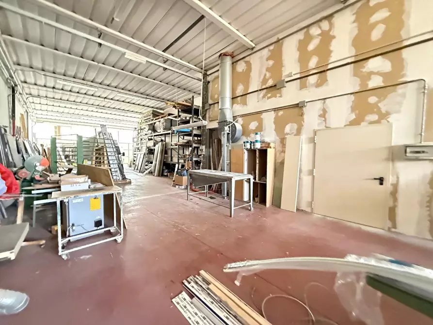 Immagine 21 di Attività artigianale in vendita  a Ponsacco