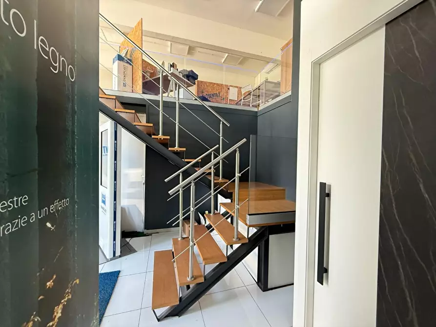 Immagine 25 di Attività artigianale in vendita  a Ponsacco