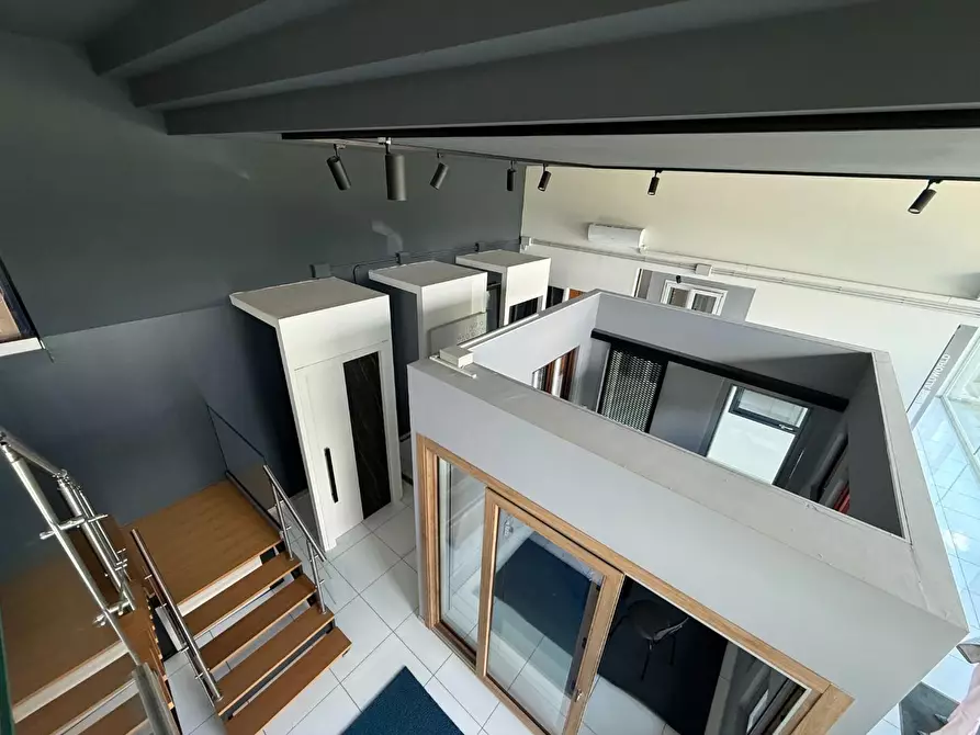 Immagine 10 di Attività artigianale in vendita  a Ponsacco