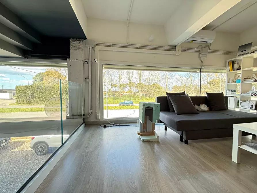 Immagine 11 di Attività artigianale in vendita  a Ponsacco