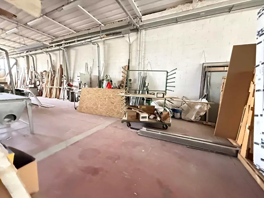 Immagine 18 di Attività artigianale in vendita  a Ponsacco