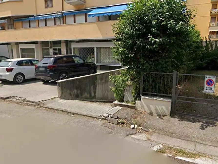 Immagine 3 di Garage in vendita  a Pisa