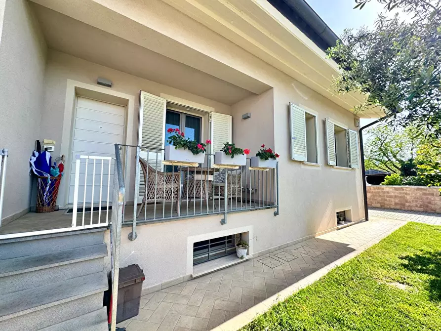 Immagine 3 di Villetta a schiera in vendita  a San Giuliano Terme