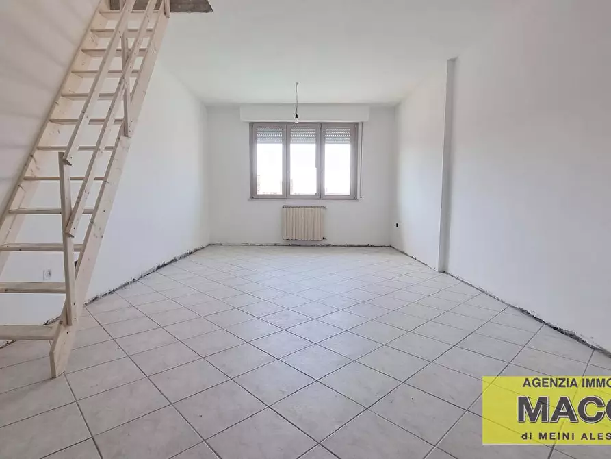 Immagine 2 di Mansarda in vendita  a Ponsacco
