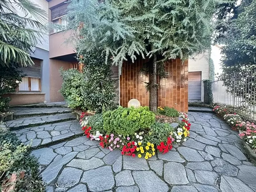 Immagine 1 di Villa in vendita  a Solbiate Olona
