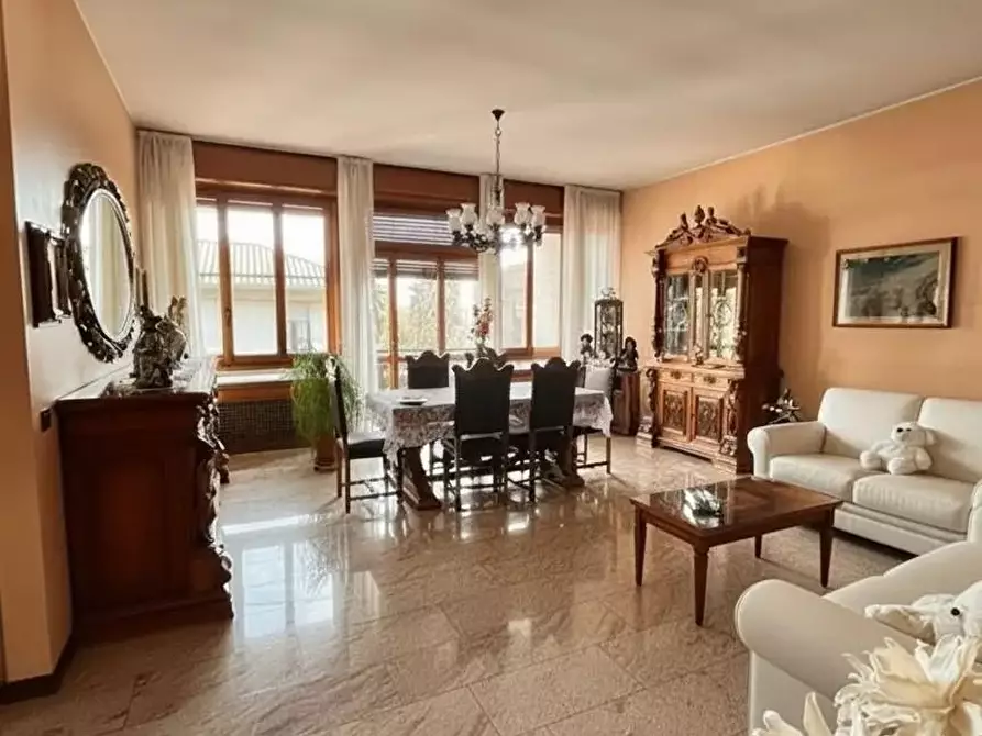 Immagine 4 di Villa in vendita  a Solbiate Olona