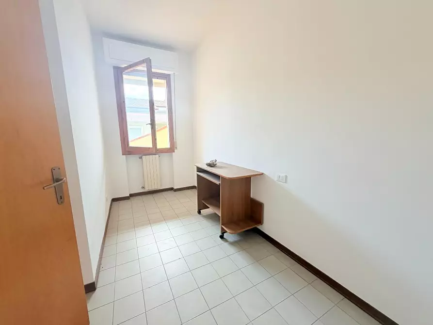 Immagine 8 di Appartamento in vendita  a Massa