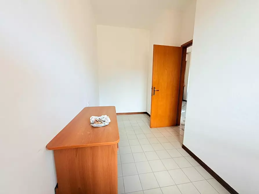 Immagine 11 di Appartamento in vendita  a Massa