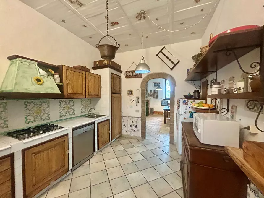 Immagine 14 di Casa colonica in vendita  a Asciano