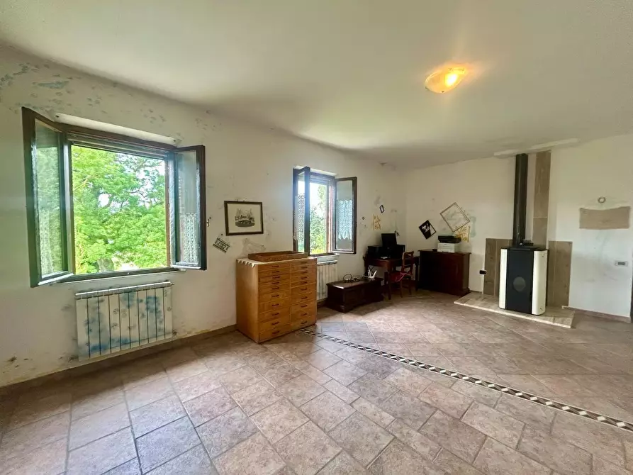 Immagine 21 di Casa colonica in vendita  a Asciano