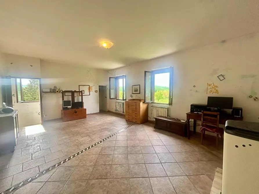 Immagine 22 di Casa colonica in vendita  a Asciano