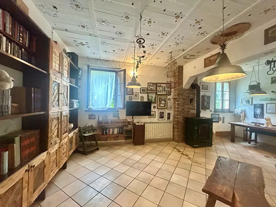 Immagine 10 di Casa colonica in vendita  a Asciano