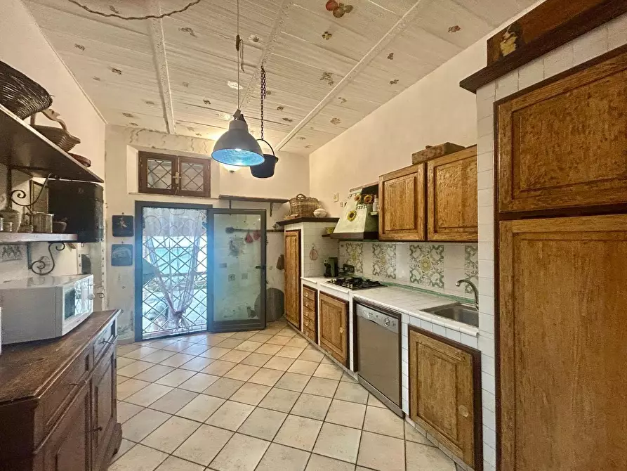 Immagine 16 di Casa colonica in vendita  a Asciano