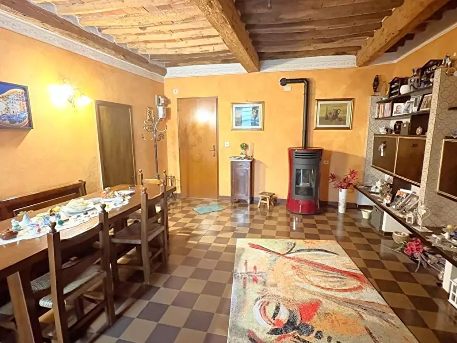 Immagine 5 di Appartamento in vendita  a Lucca