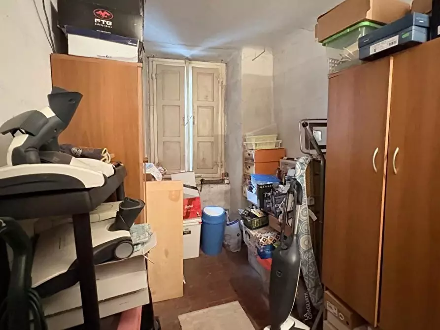 Immagine 11 di Appartamento in vendita  a Lucca