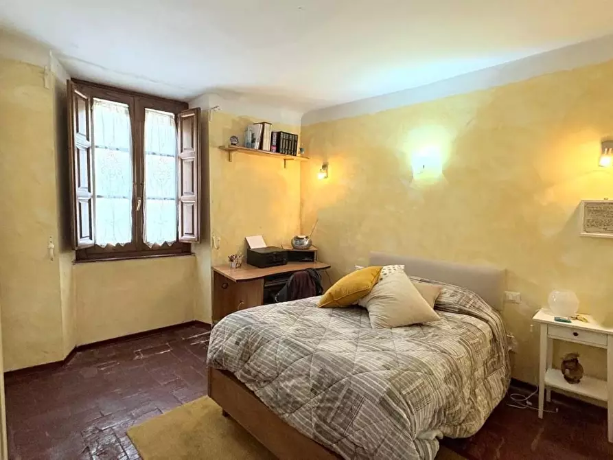 Immagine 10 di Appartamento in vendita  a Lucca