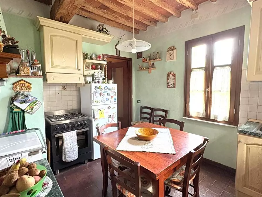 Immagine 7 di Appartamento in vendita  a Lucca