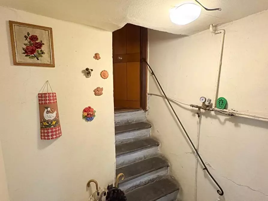 Immagine 13 di Appartamento in vendita  a Lucca