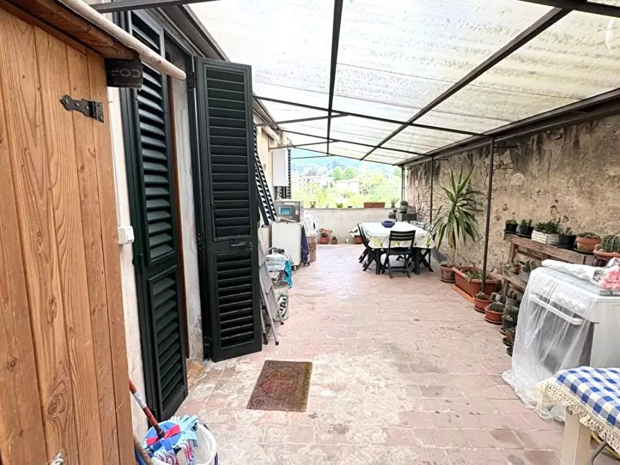 Immagine 6 di Appartamento in vendita  a Lucca