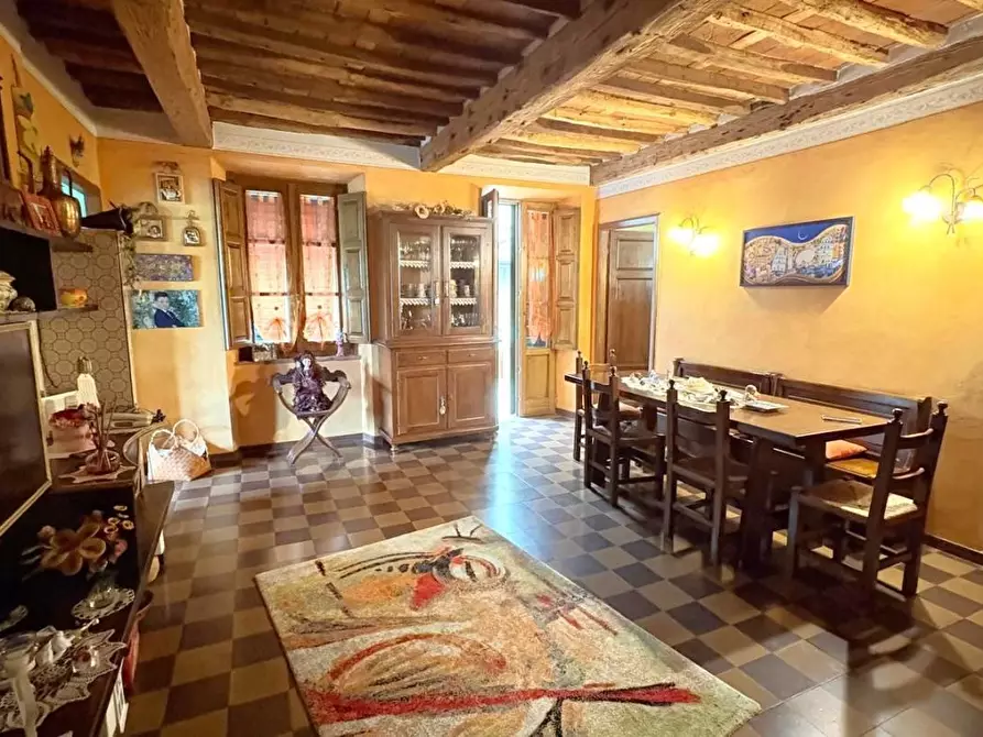 Immagine 2 di Appartamento in vendita  a Lucca