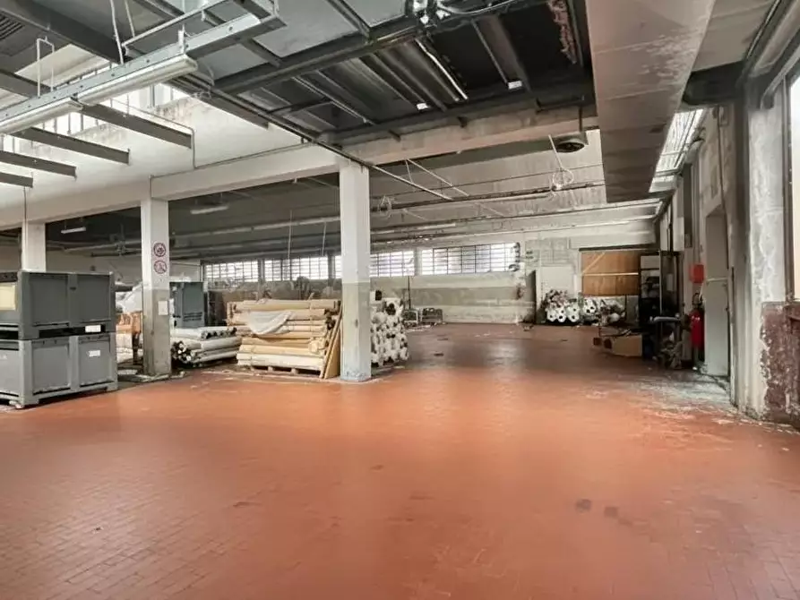 Immagine 5 di Attività artigianale in vendita  a Solbiate Olona