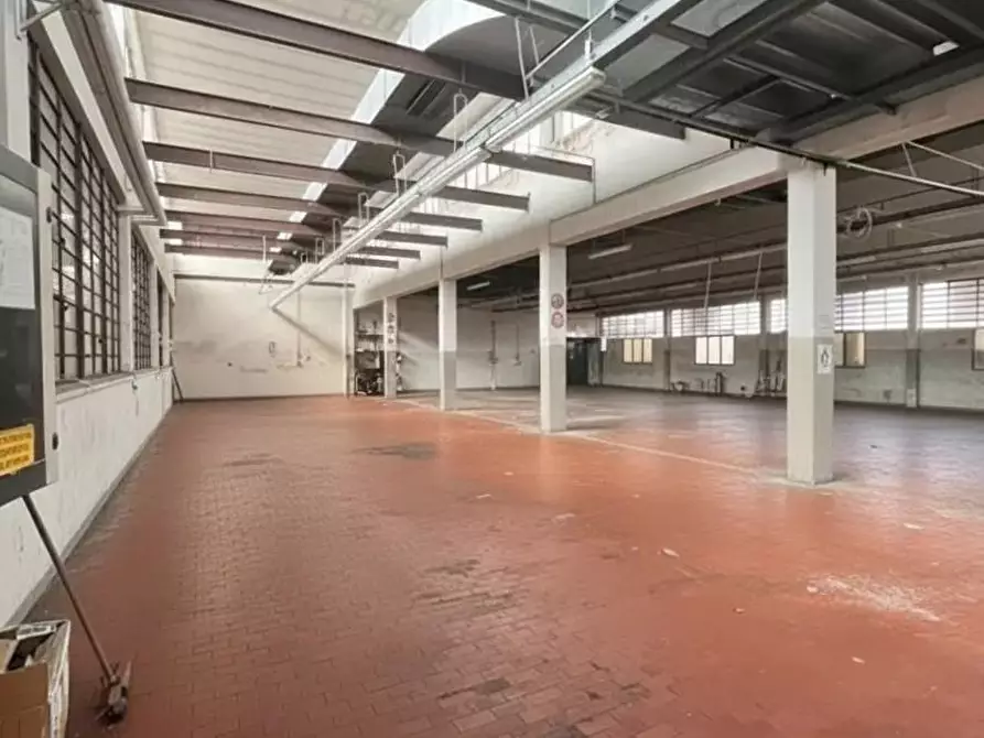 Immagine 2 di Attività artigianale in vendita  a Solbiate Olona