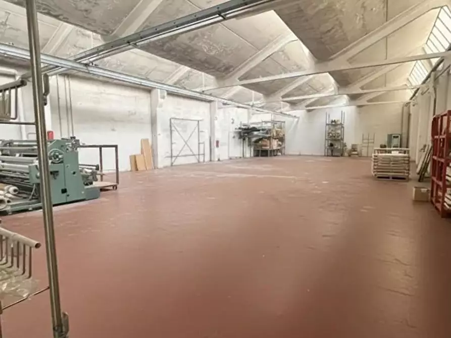 Immagine 3 di Attività artigianale in vendita  a Solbiate Olona
