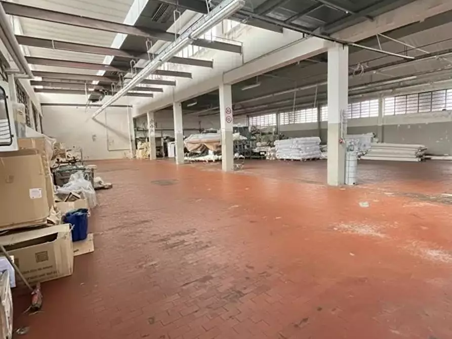 Immagine 4 di Attività artigianale in vendita  a Solbiate Olona
