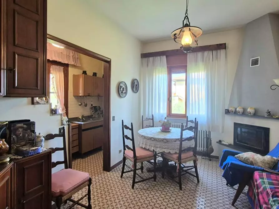 Immagine 28 di Villa in vendita  a Capannori