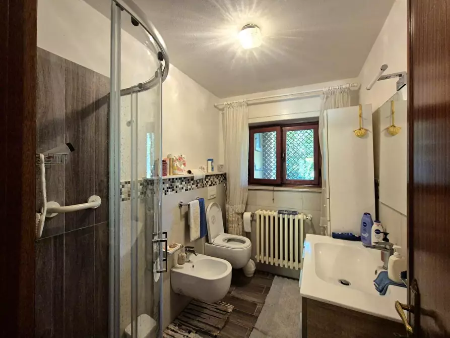 Immagine 14 di Villa in vendita  a Capannori