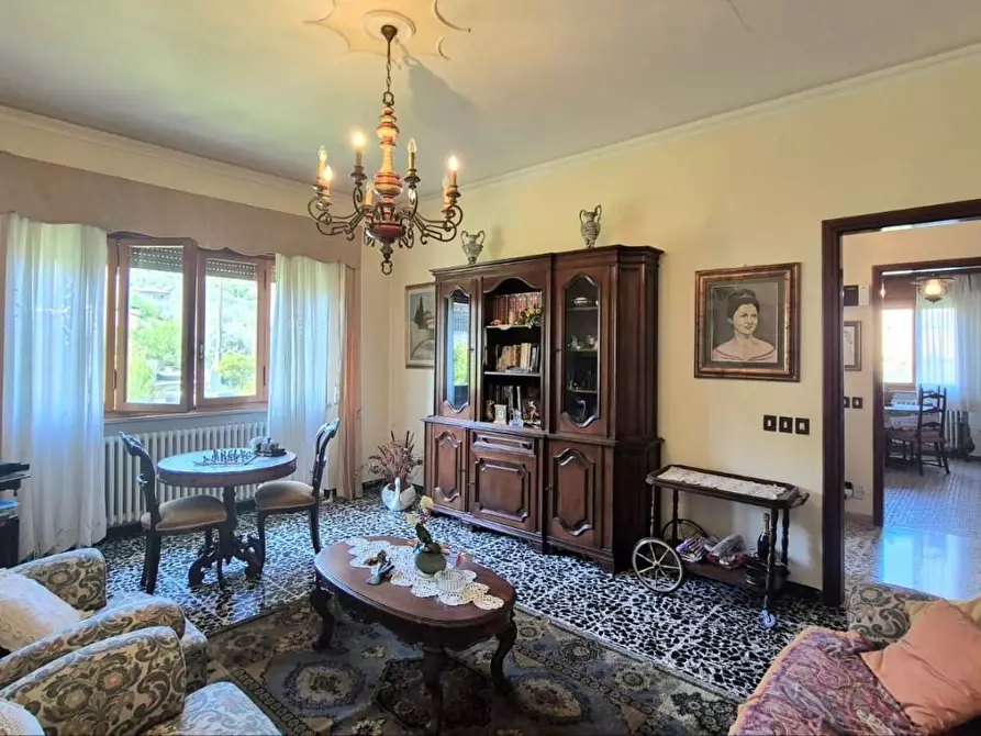 Immagine 19 di Villa in vendita  a Capannori