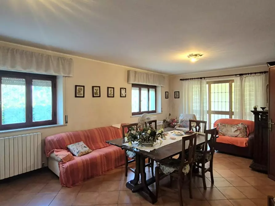 Immagine 10 di Villa in vendita  a Capannori