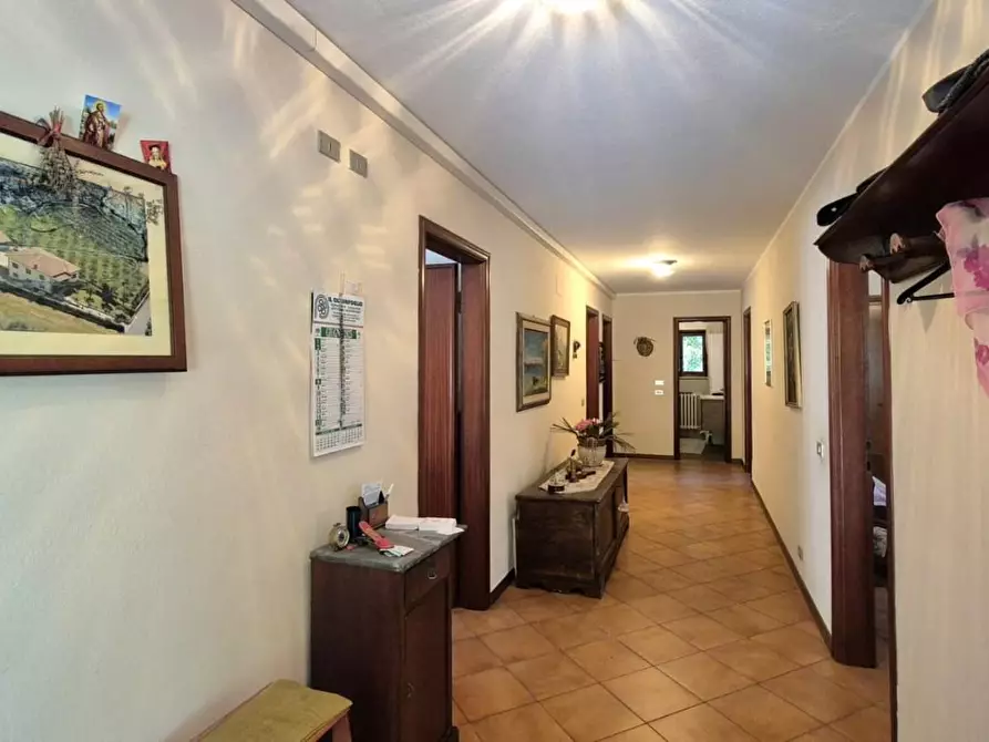 Immagine 9 di Villa in vendita  a Capannori