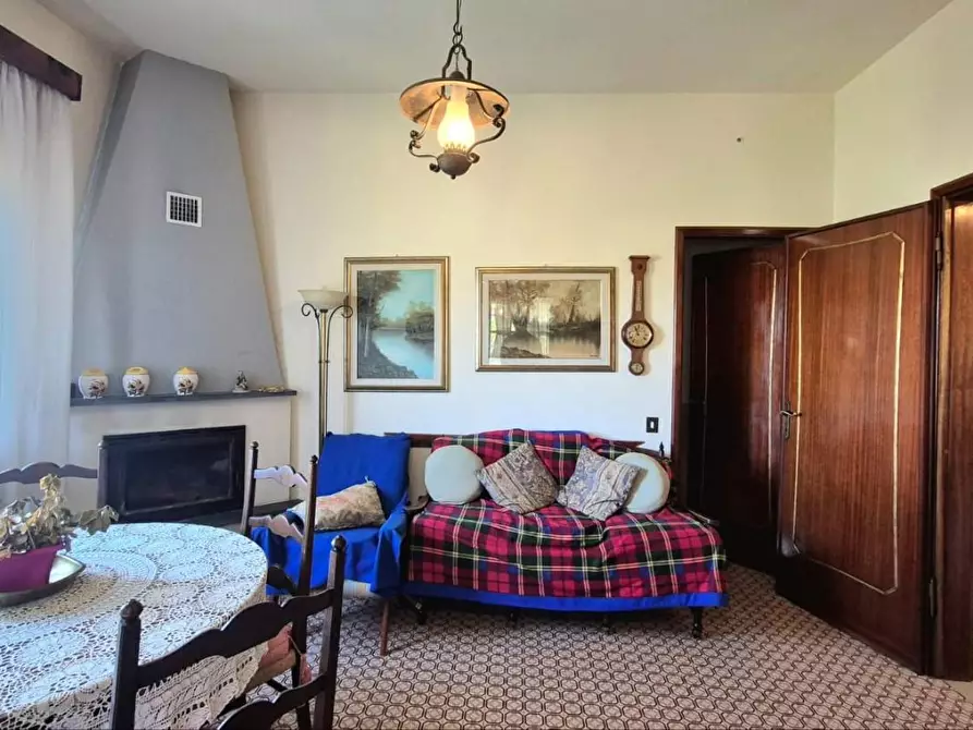 Immagine 22 di Villa in vendita  a Capannori