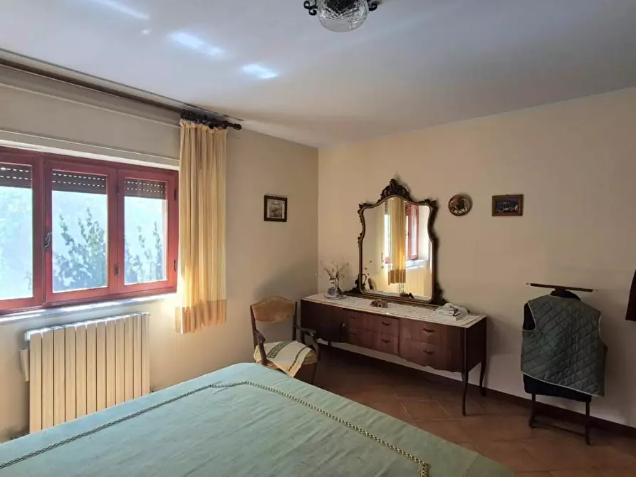 Immagine 12 di Villa in vendita  a Capannori