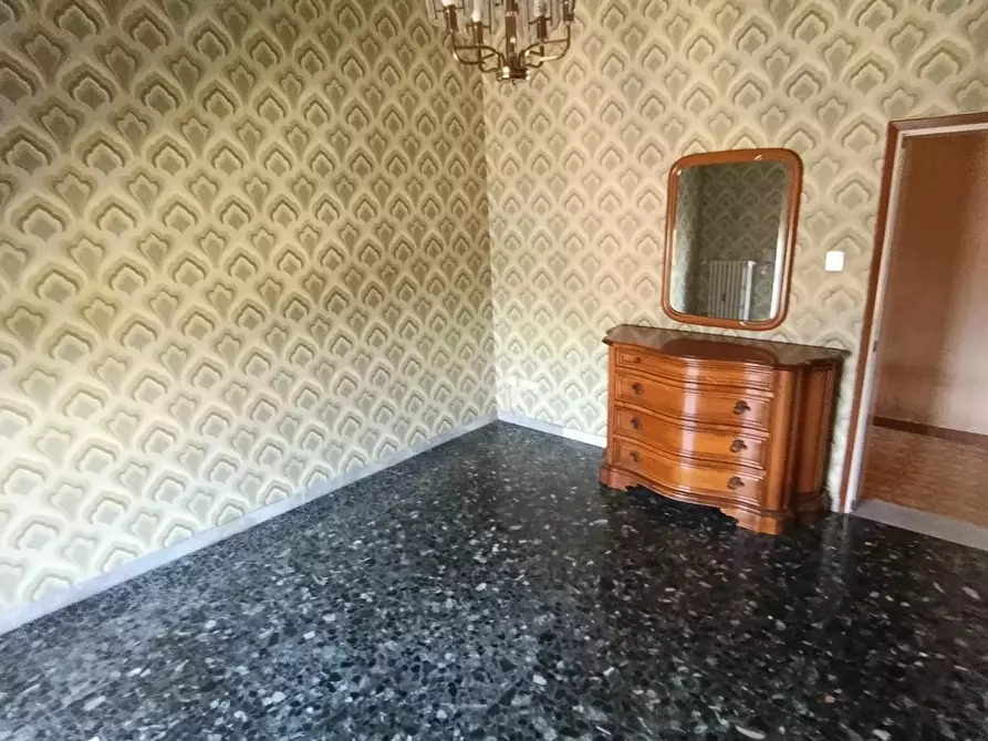Immagine 4 di Appartamento in vendita  a Livorno