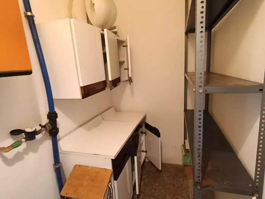 Immagine 11 di Appartamento in vendita  a Livorno
