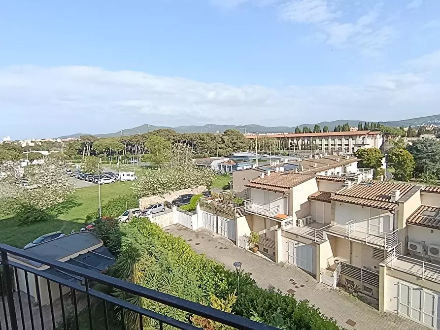 Immagine 22 di Appartamento in vendita  a Livorno