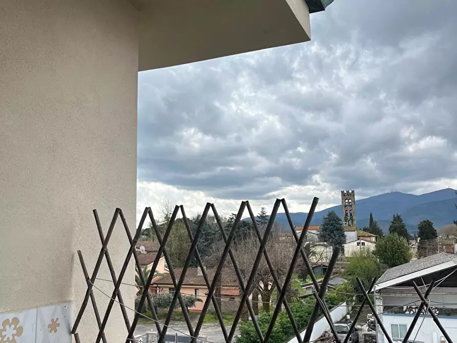 Immagine 10 di Appartamento in vendita  a Capannori