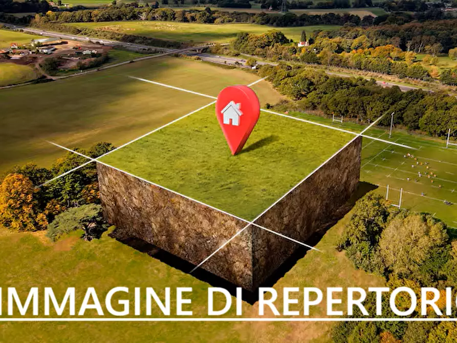 Immagine 1 di Terreno industriale in vendita  a Pisa