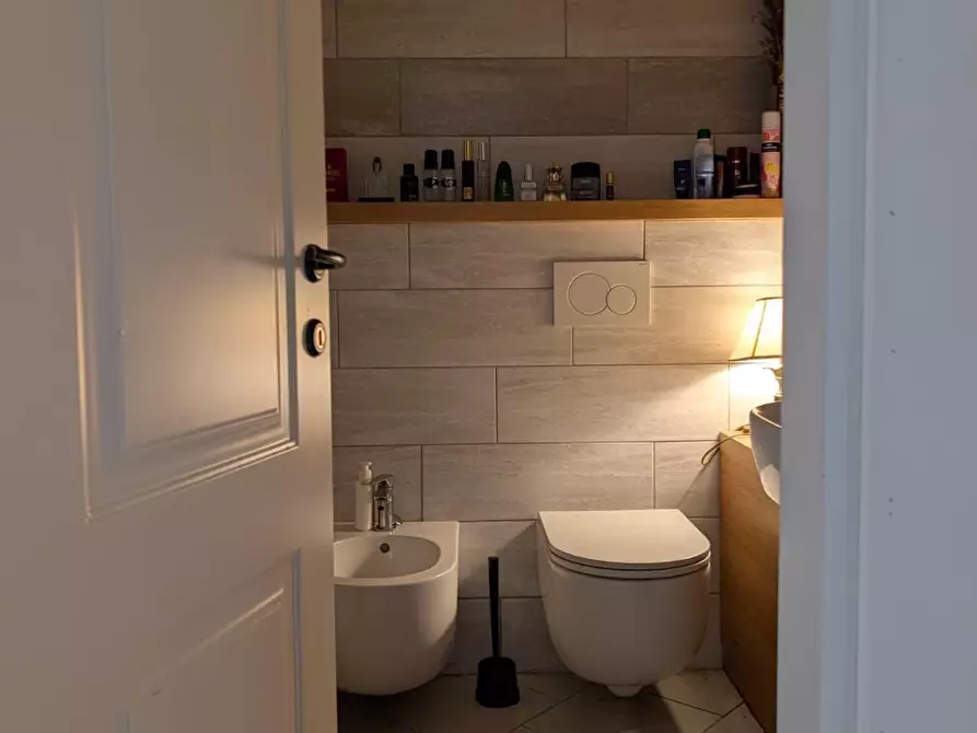 Immagine 4 di Appartamento in affitto  a Carrara