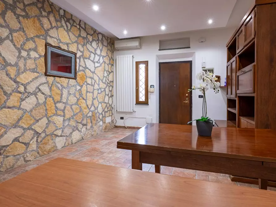 Immagine 1 di Appartamento in vendita  a Cascina