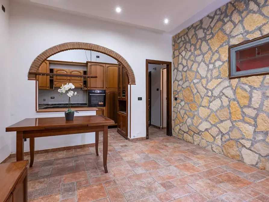 Immagine 2 di Appartamento in vendita  a Cascina