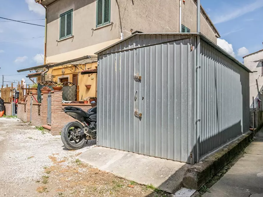 Immagine 21 di Appartamento in vendita  a Cascina