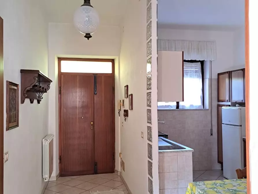 Immagine 9 di Appartamento in affitto  a Carrara