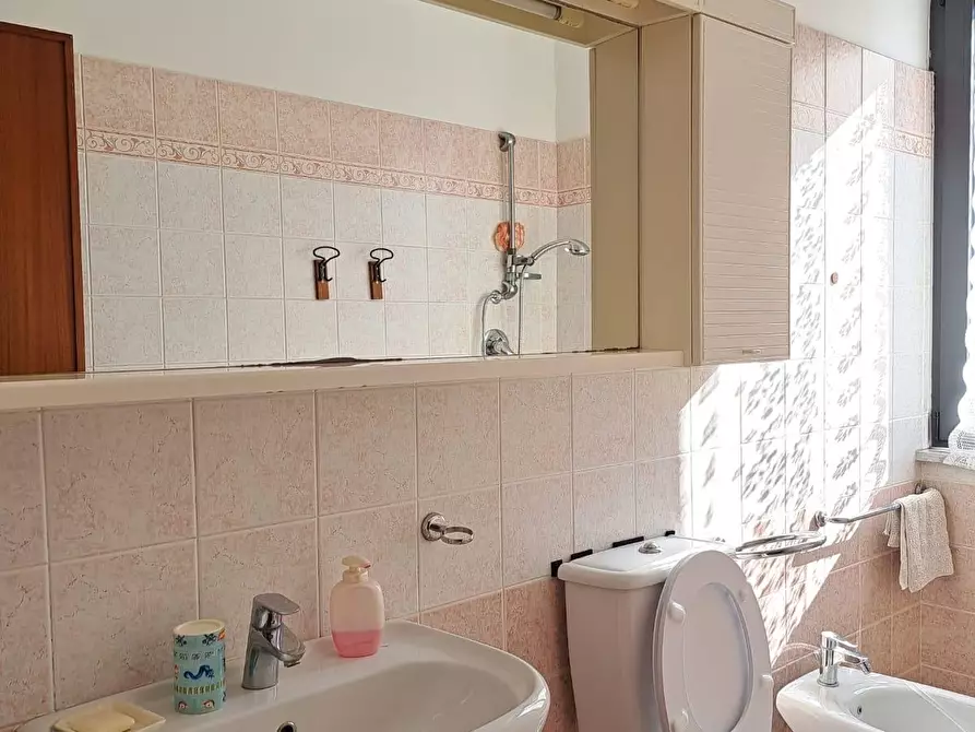 Immagine 8 di Appartamento in affitto  a Carrara