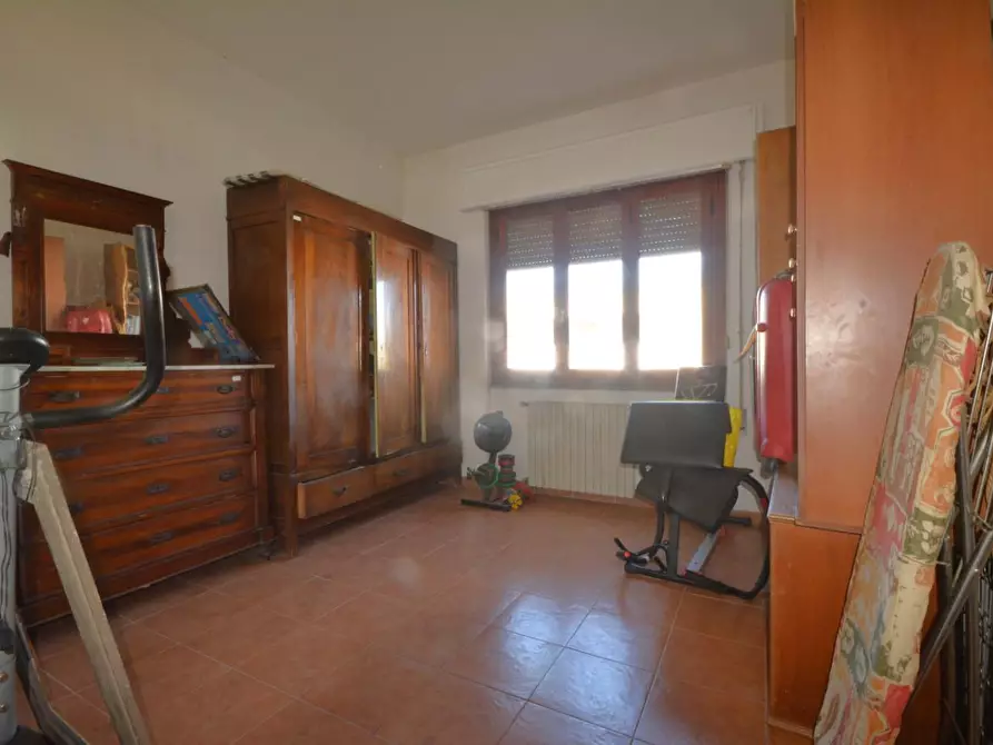 Immagine 11 di Villa in vendita  a Lucca