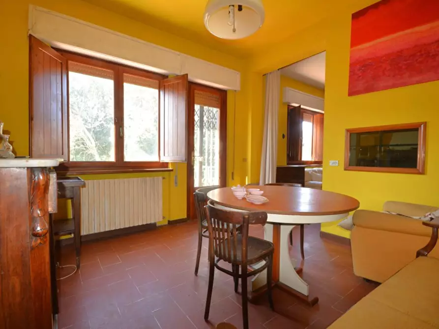 Immagine 7 di Villa in vendita  a Lucca