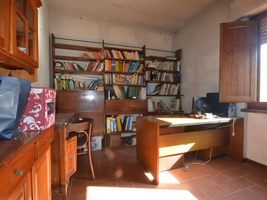 Immagine 18 di Villa in vendita  a Lucca