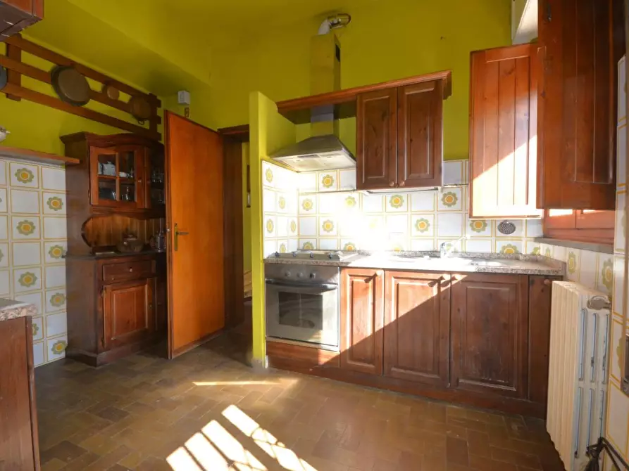 Immagine 9 di Villa in vendita  a Lucca